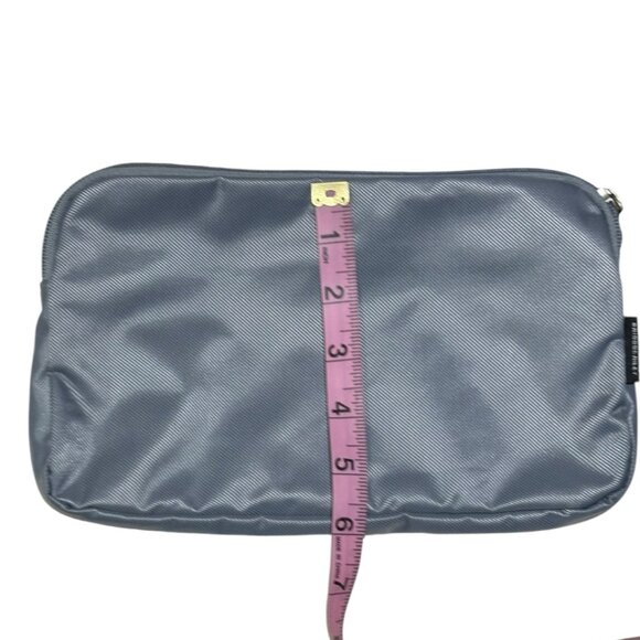 Briggs & Riley Snap On Luggage Toiletry Bag - Picture 7 of 8